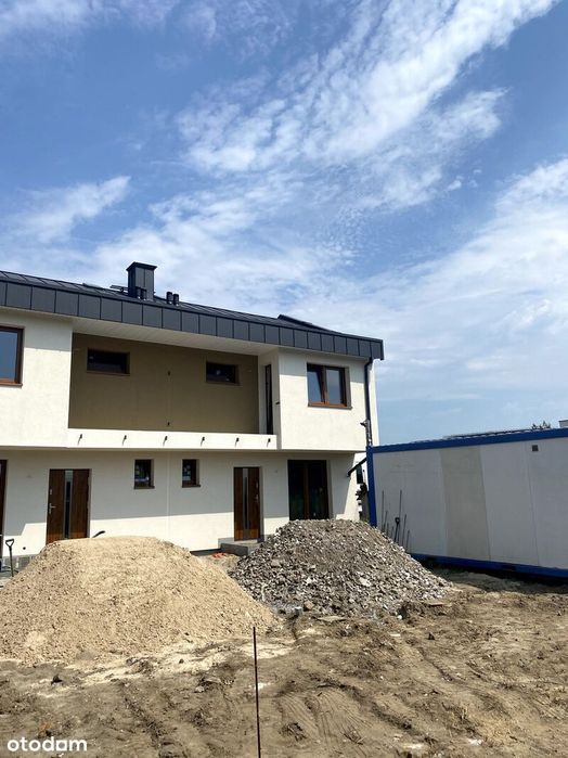 Nowoczesny dom w zabudowie bliźniaczej