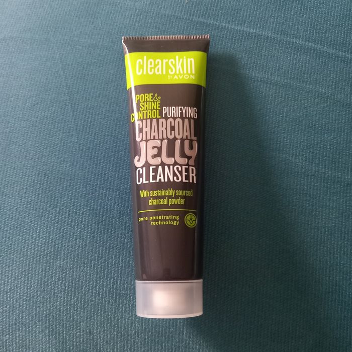 Avon Clearskin Pore & Shine purifying charcoal żel do mycia twarzy