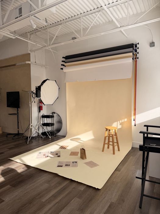 Фотофон студійний 2,18х11 м, стан нового, фон в студію