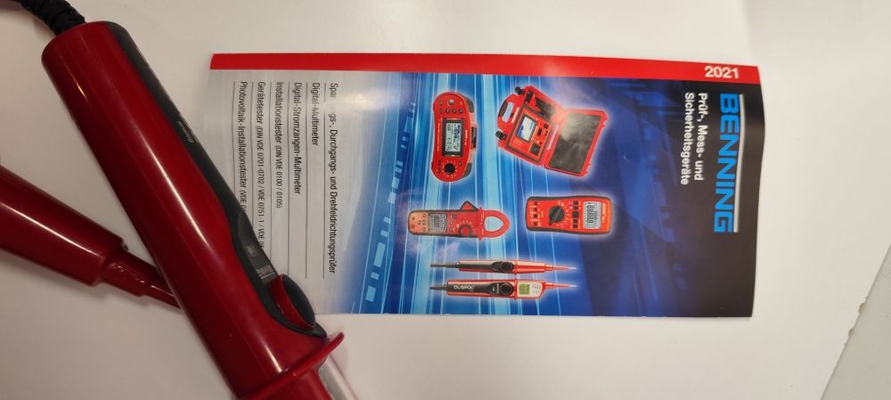 Woltomierz analogowy