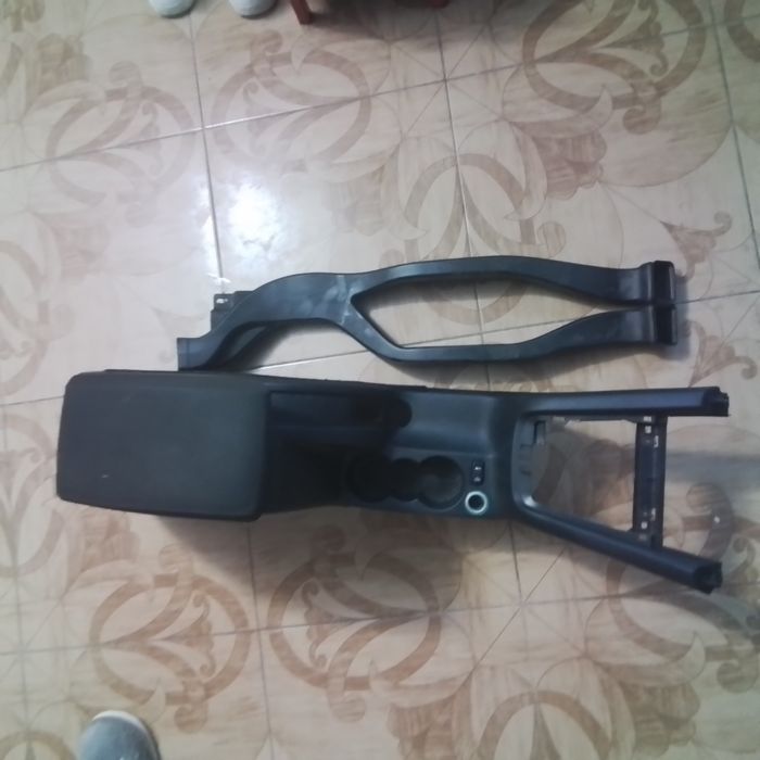 Підлокітнік. Пасат В5+ шкода А5 гольф 5 гольф 5+ дефектор  гольф 5+