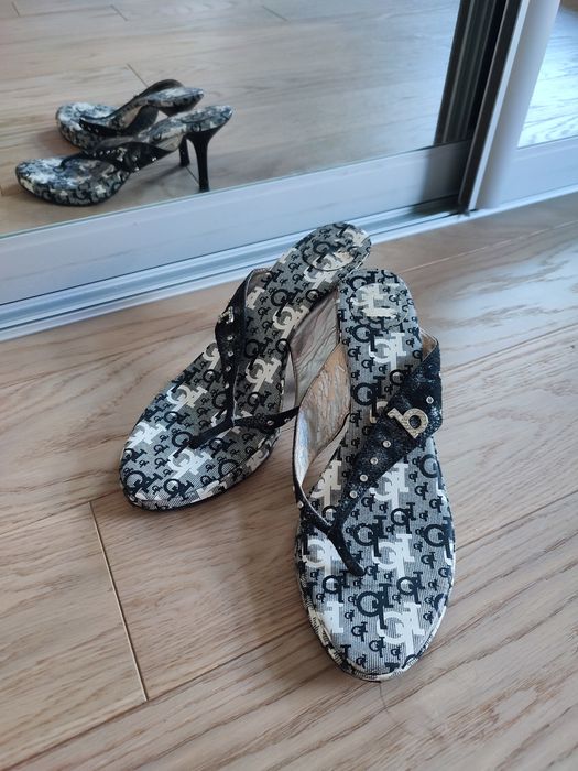 Włoskie roccobroco, oryginalne buty - klapki na obcasie, r.39