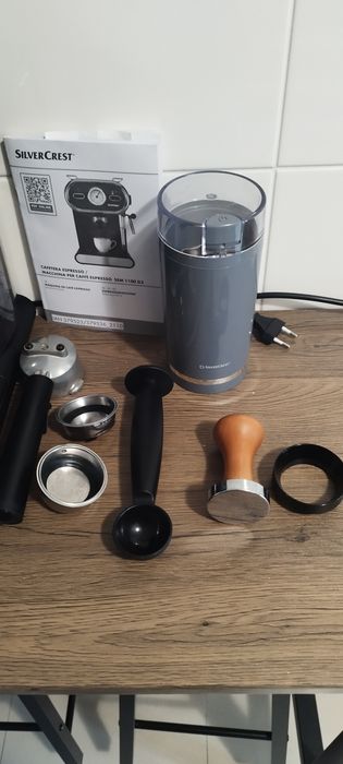 Máquina de café com moinho