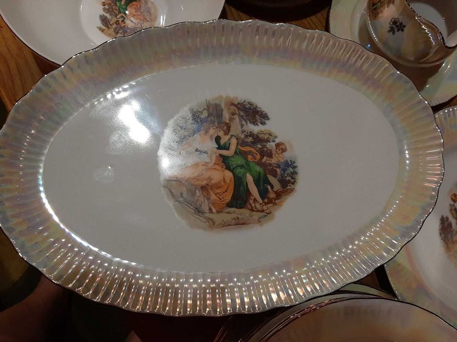 Продам сервиз Мадонна