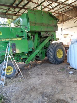 Kombajn John Deere  plus heder