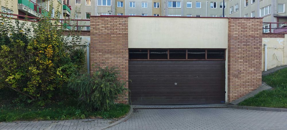 Sprzedam zamykany garaż 16,2 m² - prąd, niski czynsz | Lublin Sławin, ul. Tarasowa - Widok 2