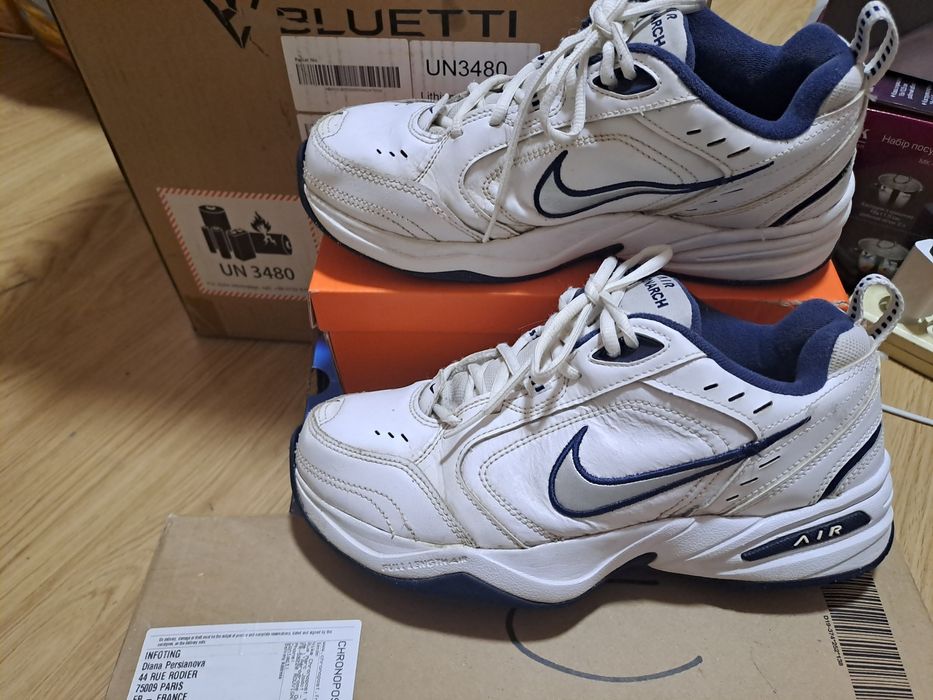 Продам кроссовки Nike Air
