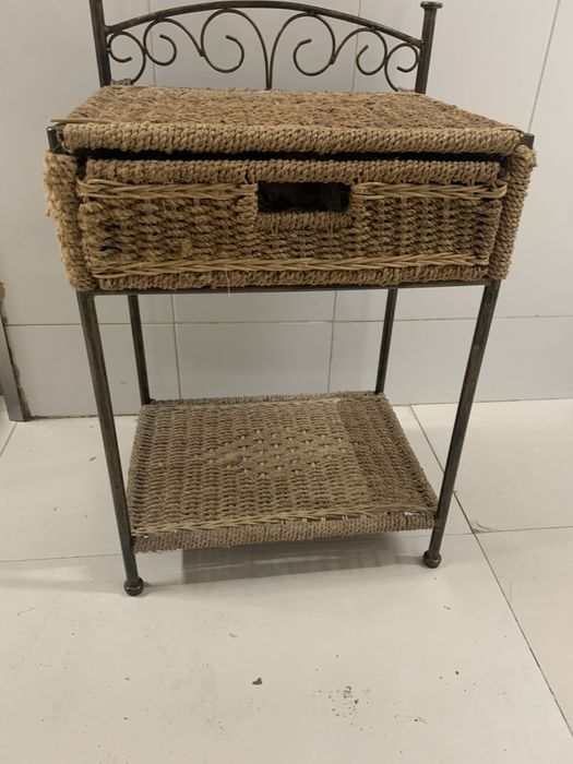 Mesinhas de cabeceira em corda e ferro forjado