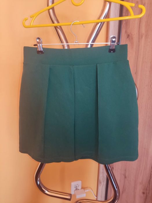 krótkie spodenki, rozmiar S, butelkowa zieleń