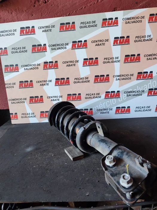 SUSPENSÃOESQUERDARENAULTTRAFFIC2.0TDCI2005