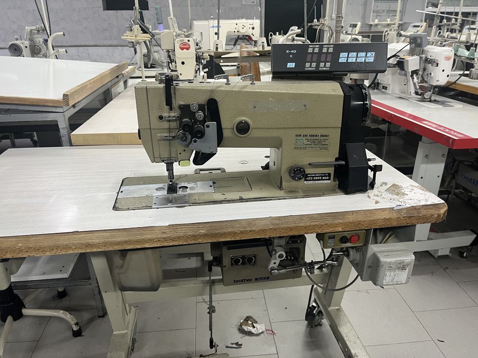 Máquina de duas agulhas brother, trifásica com corte de linha