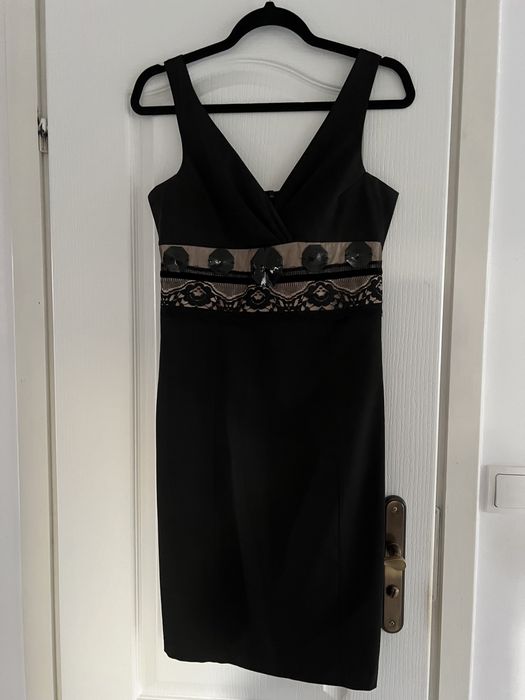 Koktajlowa sukienka mala czarna