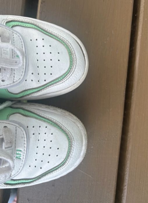 Białe buty Nike Air Force 1 Shadow