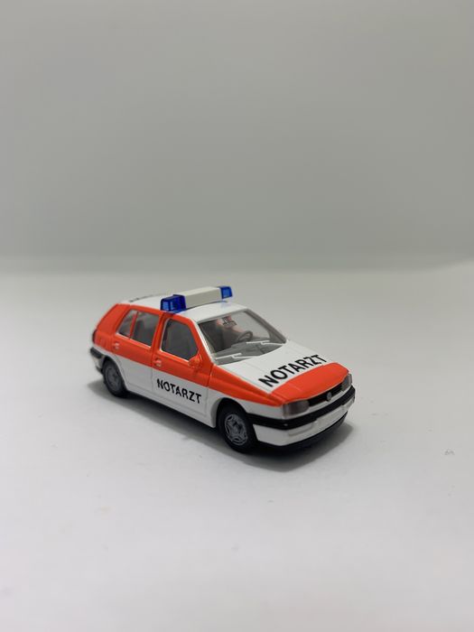 Volkswagen Golf da Wiking escala H0 1/87