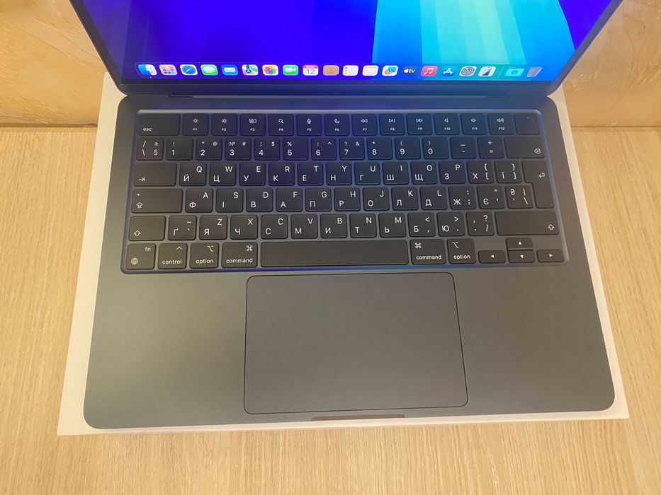 Офіційний MacBook Air 13.6 M2 Midnight 8/256