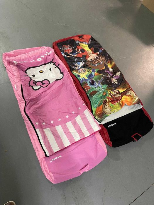 Sacos cama novos Hello kitty e Bakugan