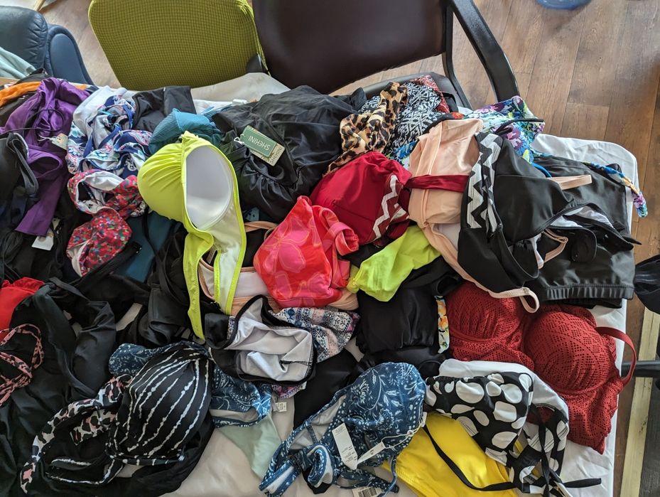 Paczka ok 60 sztuk kostiumów kąpielowych