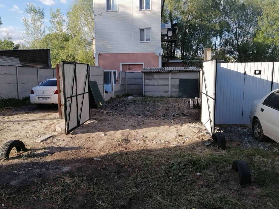 Здає власник 2 кім будинок,все окремо,тільки 3 етаж,світло є