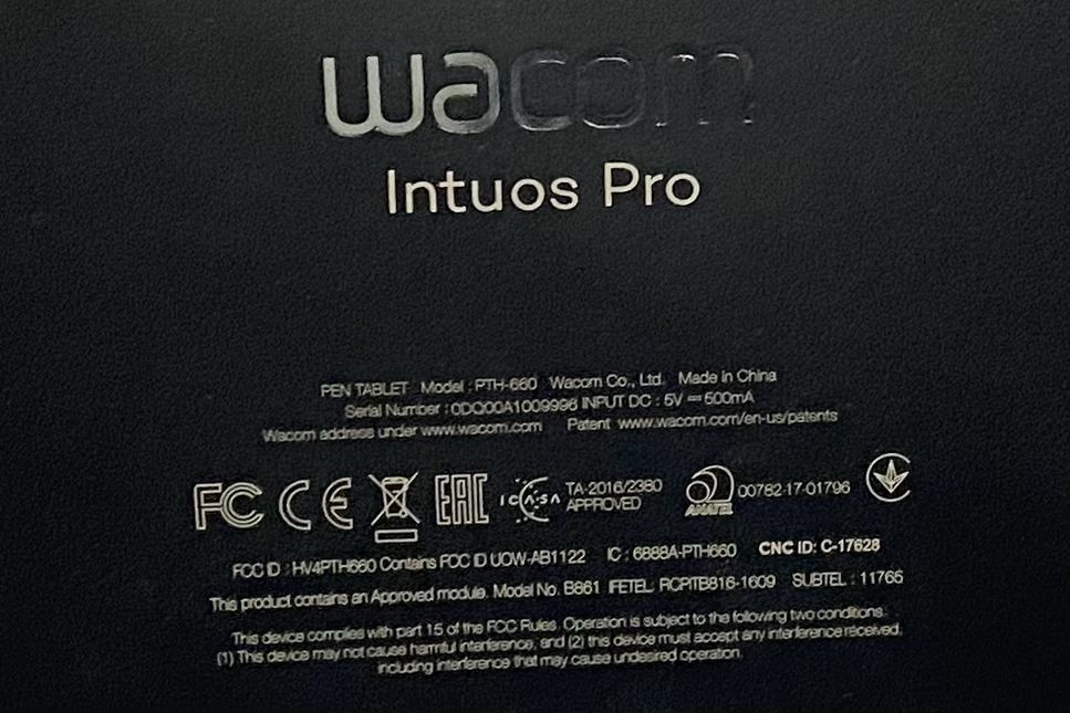 Графічний планшет Wacom Intuos Pro (PTH-660)