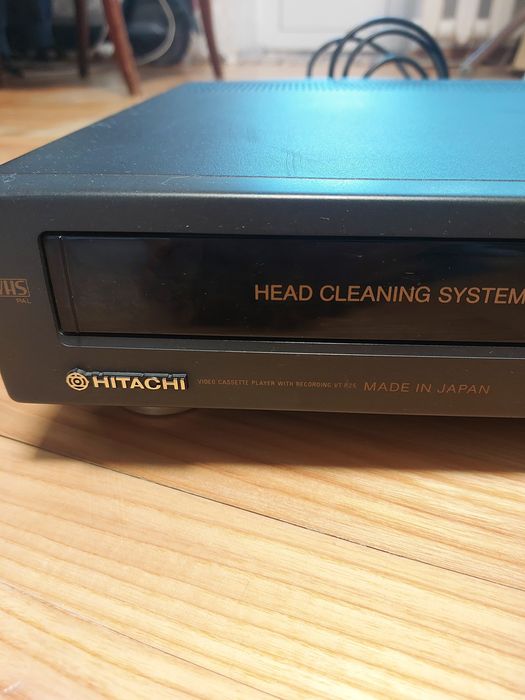Відеомагнітофон HITACHI VT - P75