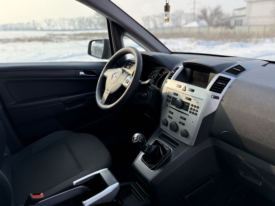 Свіжопригнаний Opel Zafira з Німеччини Розмитнений