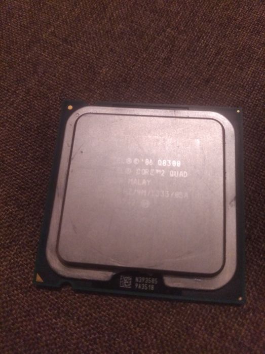 4-ьох ЯДЕРНИЙ ПРОЦЕСОР Intel LGA775 Core2 QUAD Q8300 ( 4 ядра по 2.50