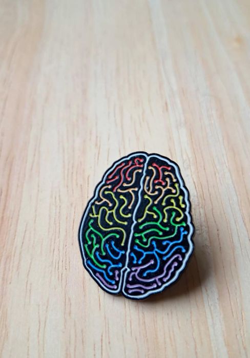 Przypinka broszka pinka mózg