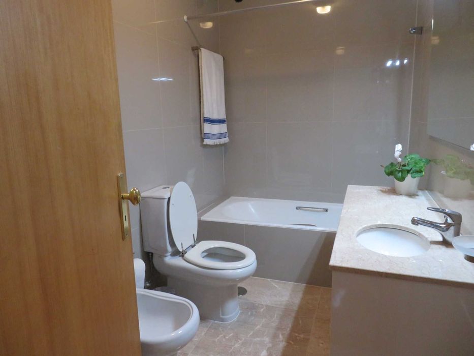 T1 frente Hospital S. João