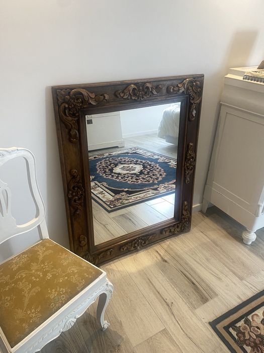 Espelho Antigo em Madeira Entalhada