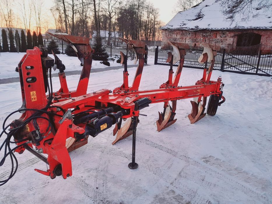 Pług obrotowy 4 VARIO 
Gregoire Besson 2005rok.