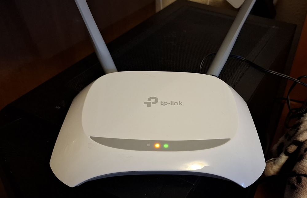 Wi-Fi роутер TP-Link TL-WR840N + LAN кабель