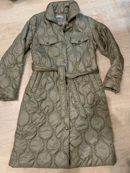 .Пальто демисезонное, стеганое. Очень легкое. .