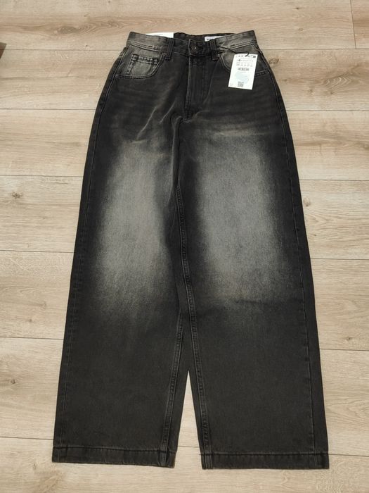 Розпродаж широкі джинси Bershka
