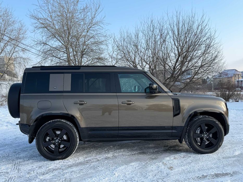 Land Rover Defender D300 X-Dynamic