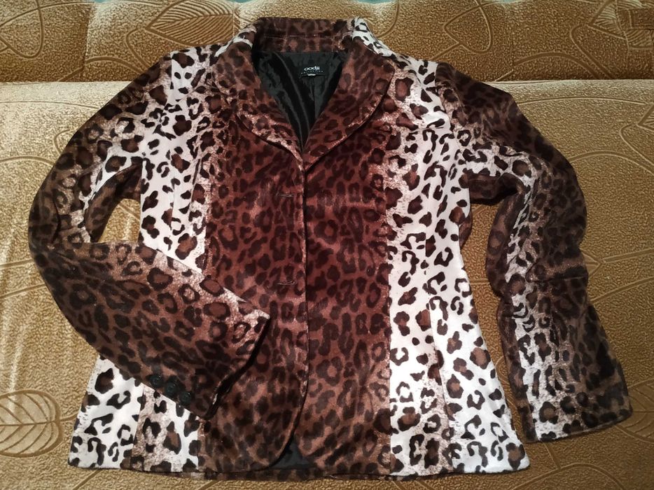 Стильний піджак (жакет) жіночий