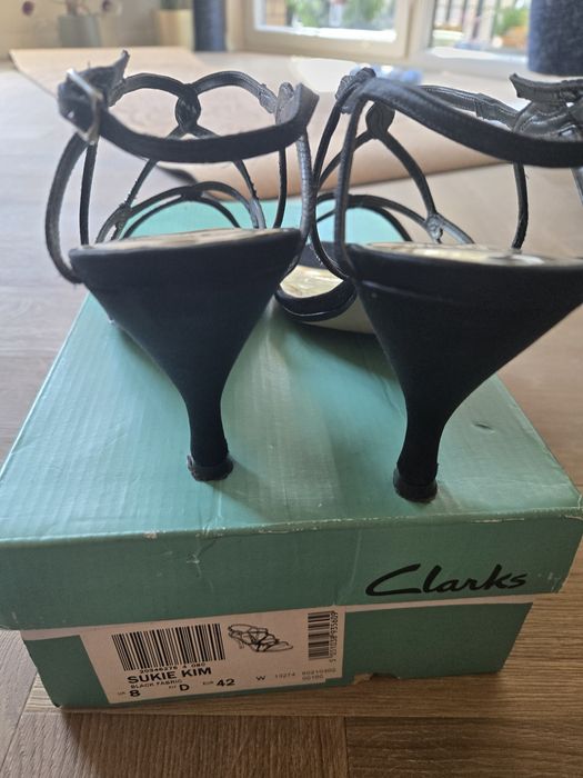 Eleganckie sandały Clarks