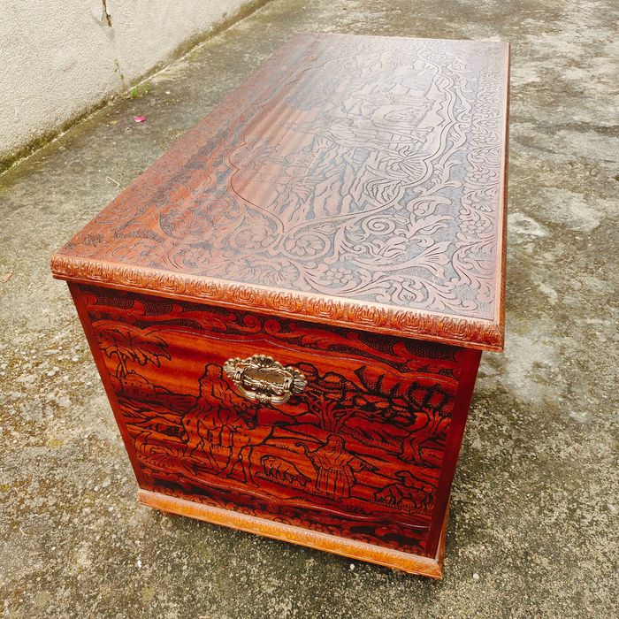 Arca Bau trabalhado em madeira maciça arrumação Baú