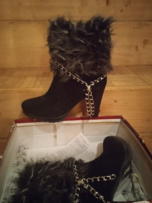 Sprzedam buty kozaczki nowe