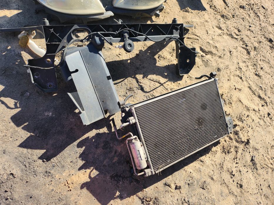 Maska zderzak błotniki lampy kompletny przod renault clio 3 III