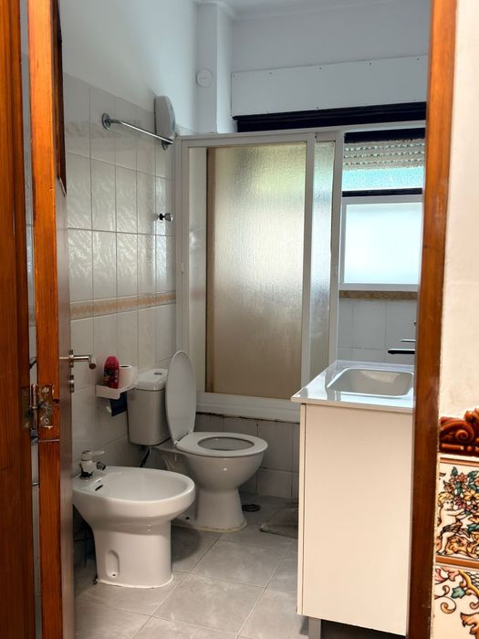 Quarto casal e senhoras próx estação