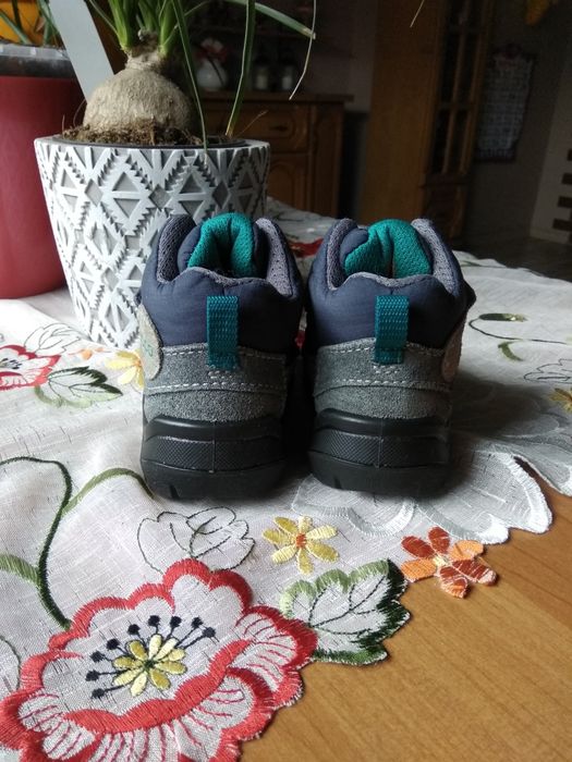 Sprzedam kozaczki śniegowce firmy Ecco rozmiar 22