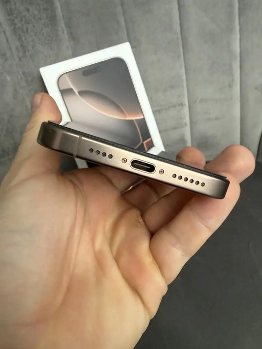Apple iPhone 16 Pro Max 256 GB — стан хороший