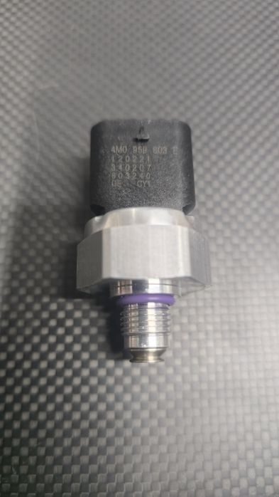 Датчик тиску кондиціонера 4M0959603E  4M0959603C новий оригінал VW Audi Skoda Golf A3 A6 Q5 Q7 e-Golf ID3 ID4
