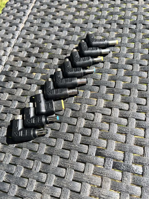Zestaw końcówek zasilacza laptopa – wtyki DC, różne