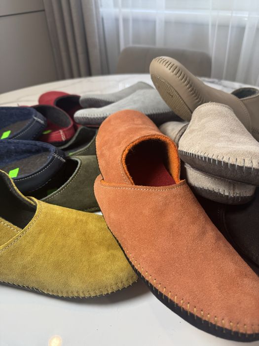 Тапки домашні з натуральної шкіри.