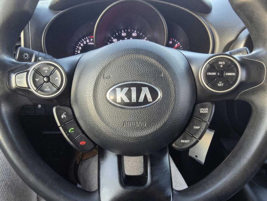 Kia Soul Base      2017
