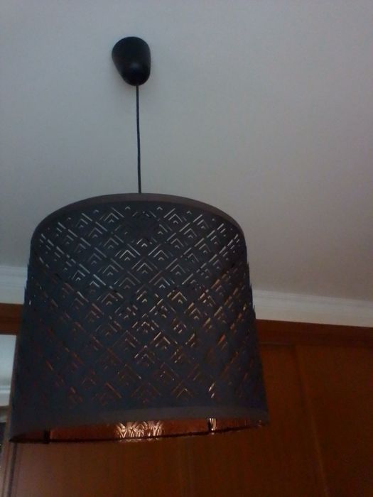 Candeeiro de teto ikea + candeeiro de mesinha de cabeceira ou cómoda