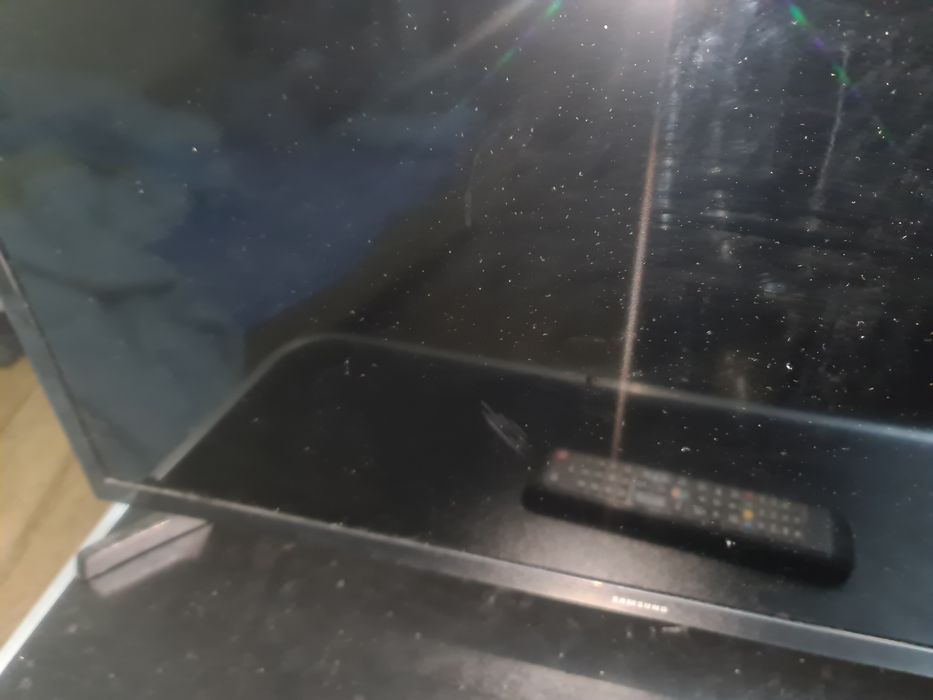 Телевізор для блекауту 19v 32d Samsung