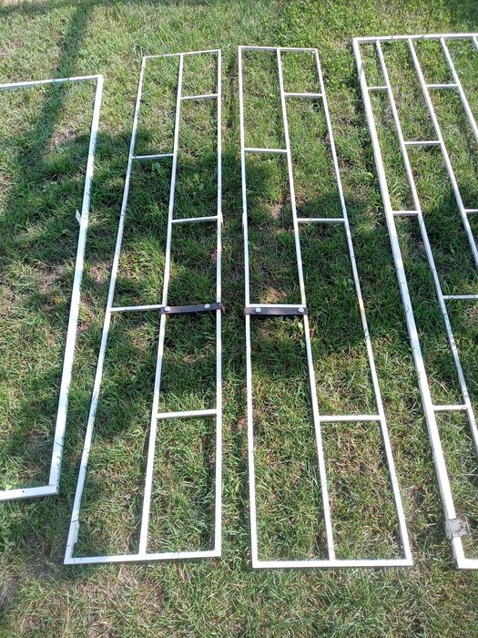 Продам металеві конструкції з квадрату