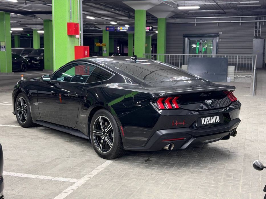 Ford Mustang 2023, 2.3 бензин